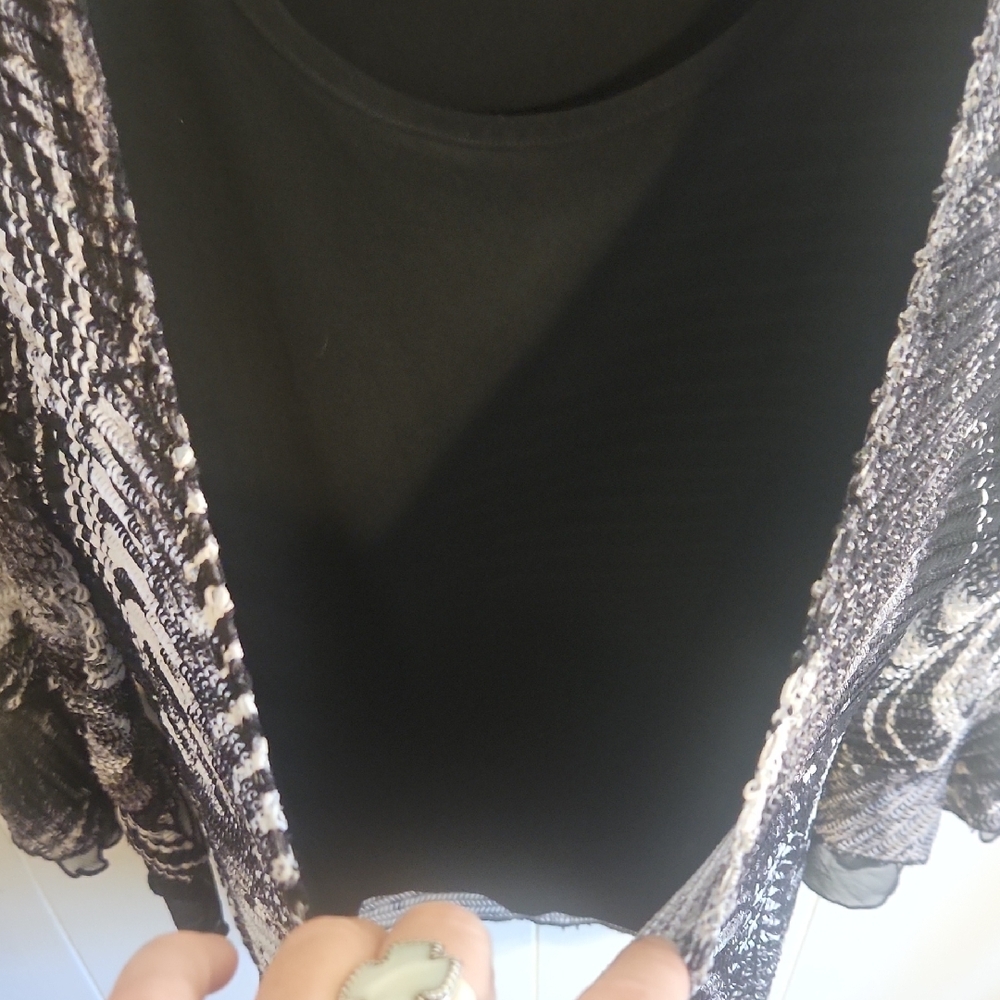 Elegant Black and Silver Patterned Blouse Sz Xl - Picture 8 of 10